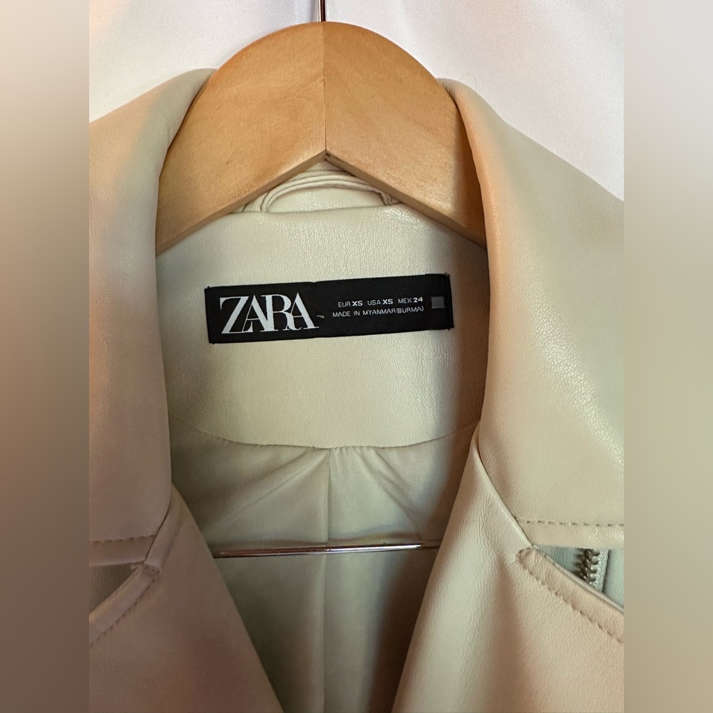 ZARA Faux Leather Moto Jacket XS Cream Beige Biker Style Zippers - Picture 6 of 12